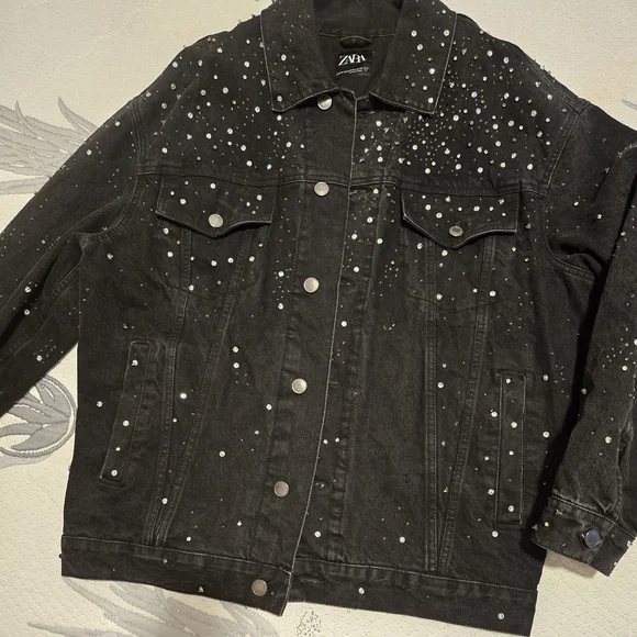 ジャケット・アウター zara BLACK denim jacket S size New Zara Denim Jacket w Text Black S Small rip trucker jeans